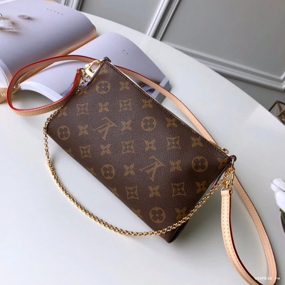 WIS CHANELUTCH Vuitton Louis PALLAS 0319